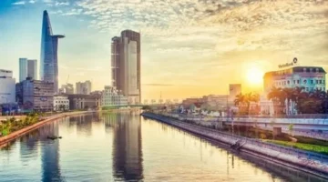 طقس مشمس في ثلاث مناطق مع تسجيل درجات حرارة مرتفعة في الجنوب